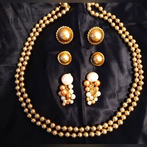 CAROL LEE/OTHER FAUX PEARL GOLD NECKLACE WITH 3 CLIP  EARRINGS BUNDLE SET